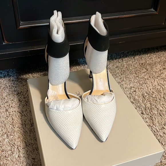 [NIB] Banana Republic - Malory stilettos, ⚪️⚫️ 6.5 - Picture 5 of 8